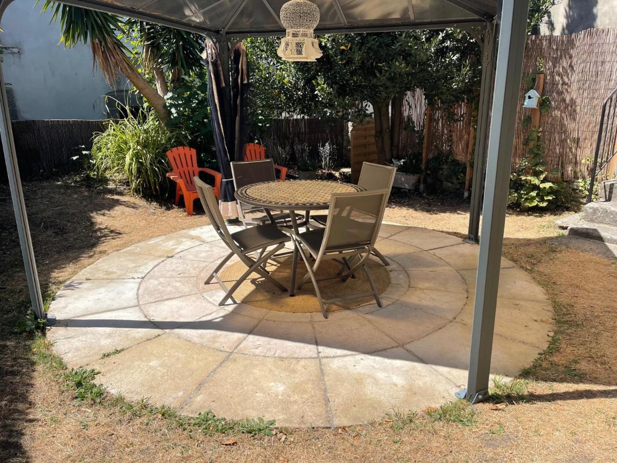 Le Patio, Coeur De Ville Avec Garage Et Jardin ヴァンヌ エクステリア 写真